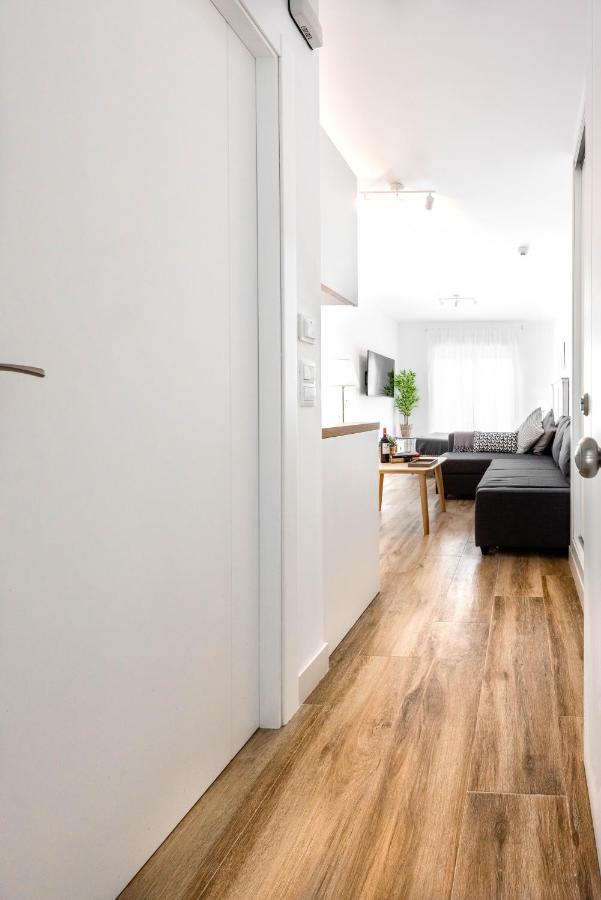 Apartamentos Toboso Plaza Nerja Eksteriør bilde A micro apartment in Berlin