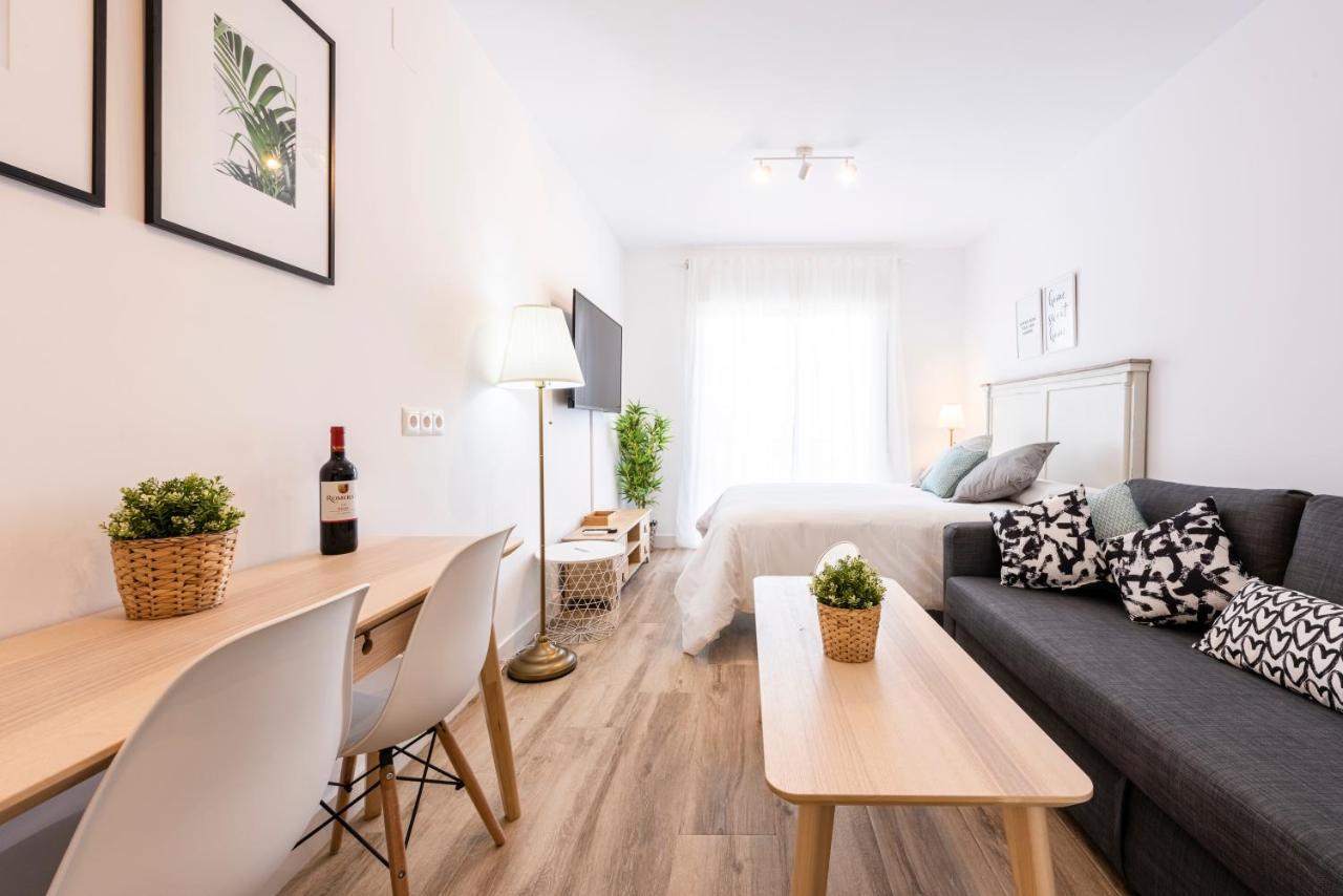 Apartamentos Toboso Plaza Nerja Eksteriør bilde
