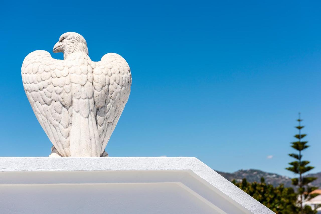 Apartamentos Toboso Plaza Nerja Eksteriør bilde The eagle of the Polish War Memorial